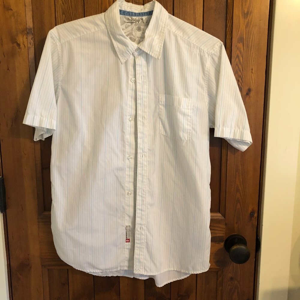 Quiksilver Button Down vintage short sleeve shirt w/pattern